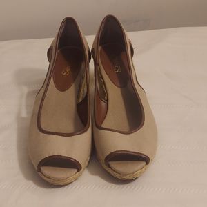 Chap open toe sandals size 10